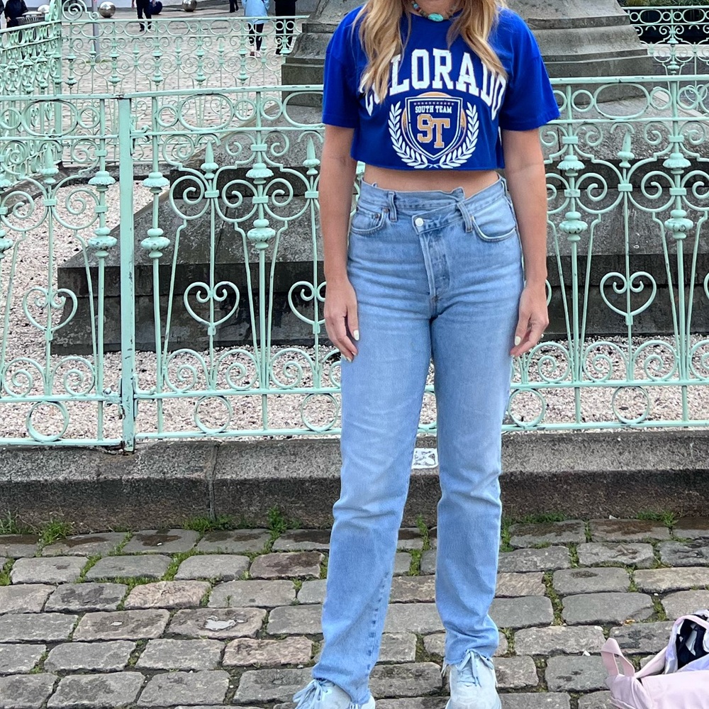 Agolde Classic Blue Jeans with asymmetric buttons. High waisted. 29 inch inseam